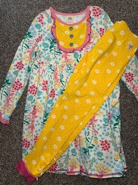 Wildflowers White Floral Dress with Pink Trim and Yellow Daisy Leggings